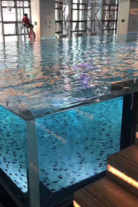 D&eacute;couvrez l’&eacute;l&eacute;gance et la fonctionnalit&eacute; des conceptions int&eacute;rieures de piscines en acrylique