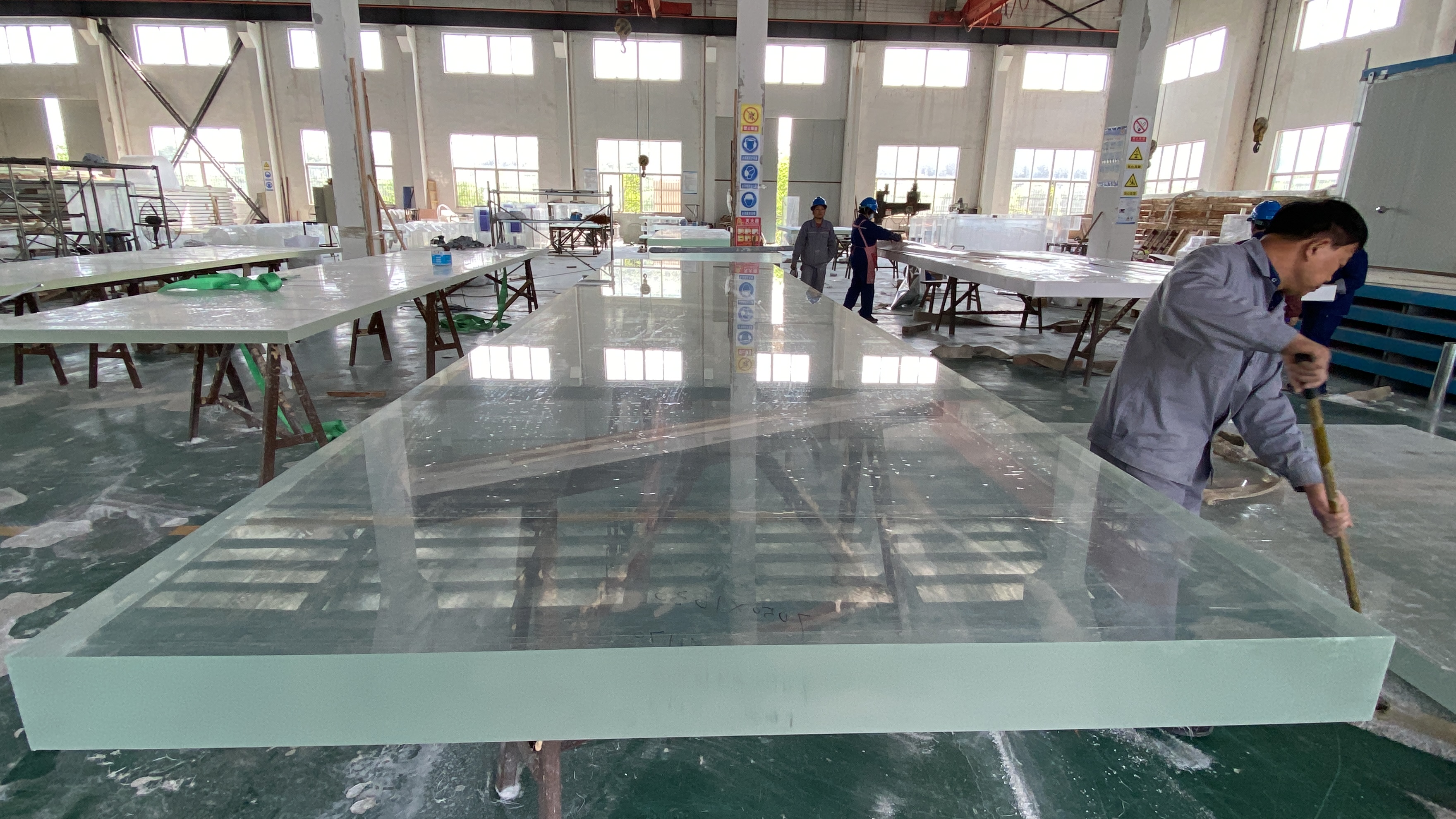 Kako prepoznati prednosti i nedostatke akrilnih ploča