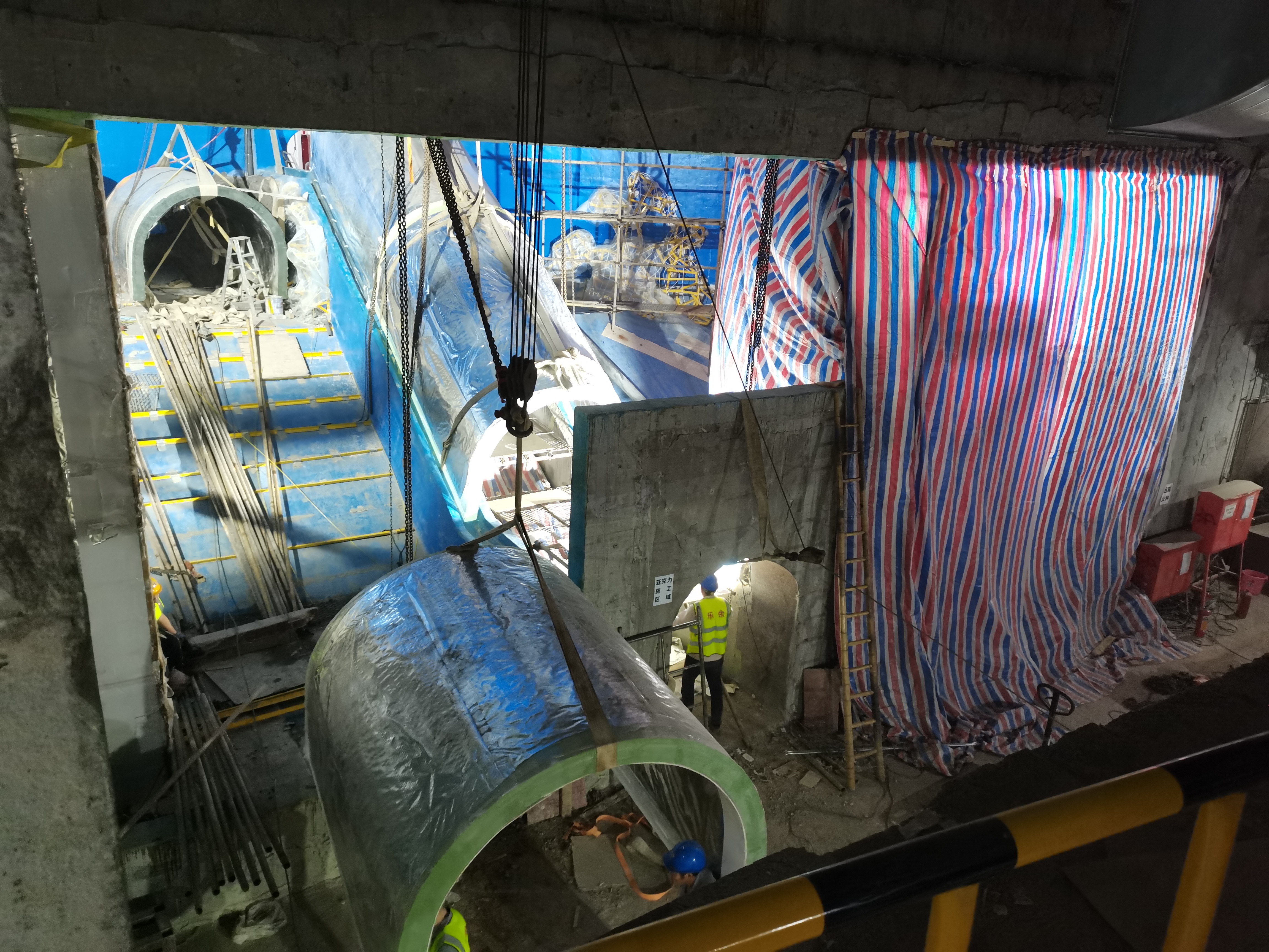 Kiel konstrui subakvan tunelon Bonvolu atenti al Leyu Plexiglass-produkta fabriko- Leyu 