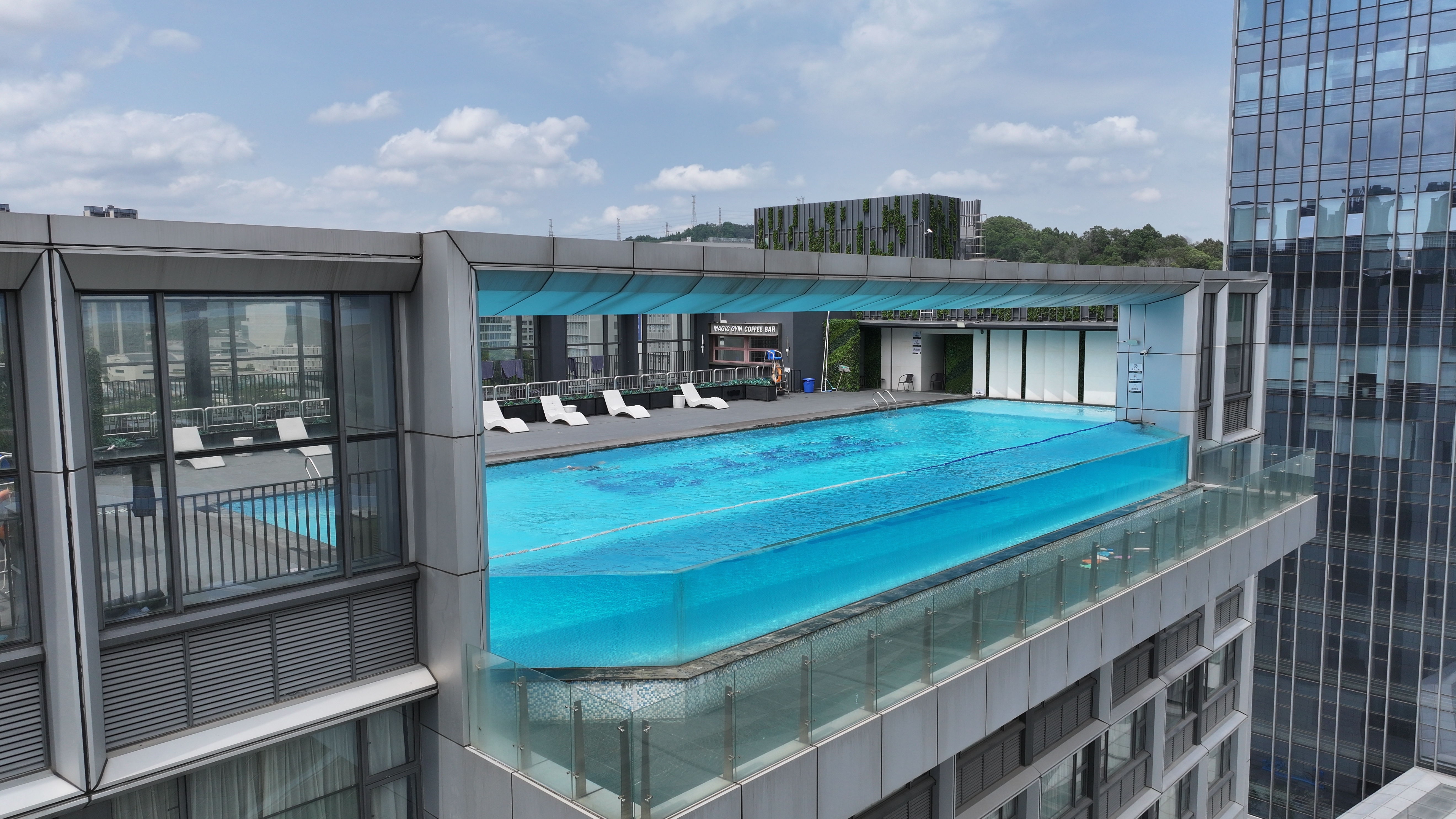 Ger h&ucirc;n li Texm&icirc;nera Acrylic Pool digerin - bi Leyu re ş&ecirc;wir bikin.