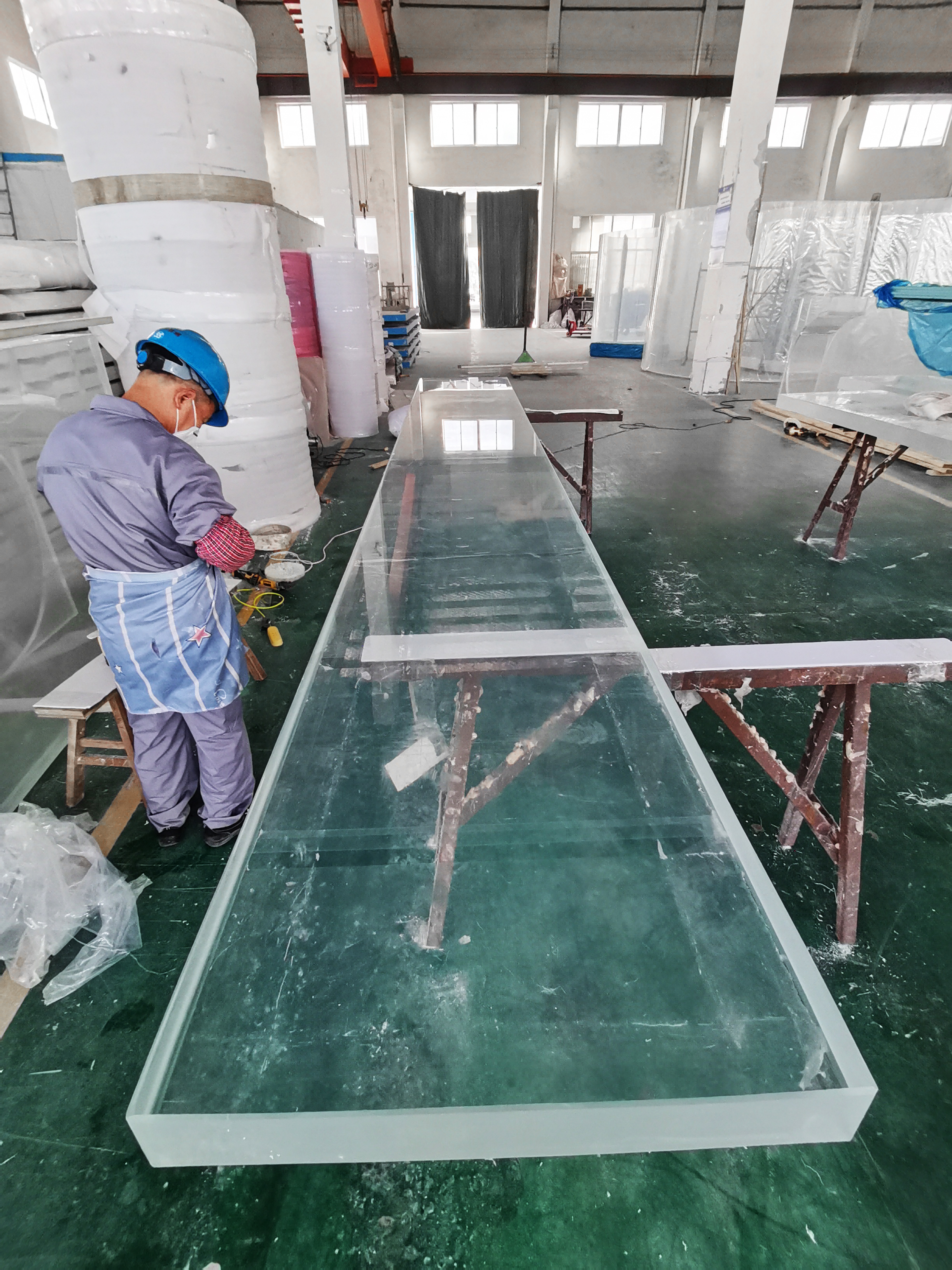 Merangkul Masa Depan: Kolam Renang Akrilik 2025 di Timur Tengah